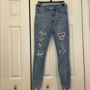 AE HIGHEST RISE RIPPED JEGGINGS LIGHTWASH